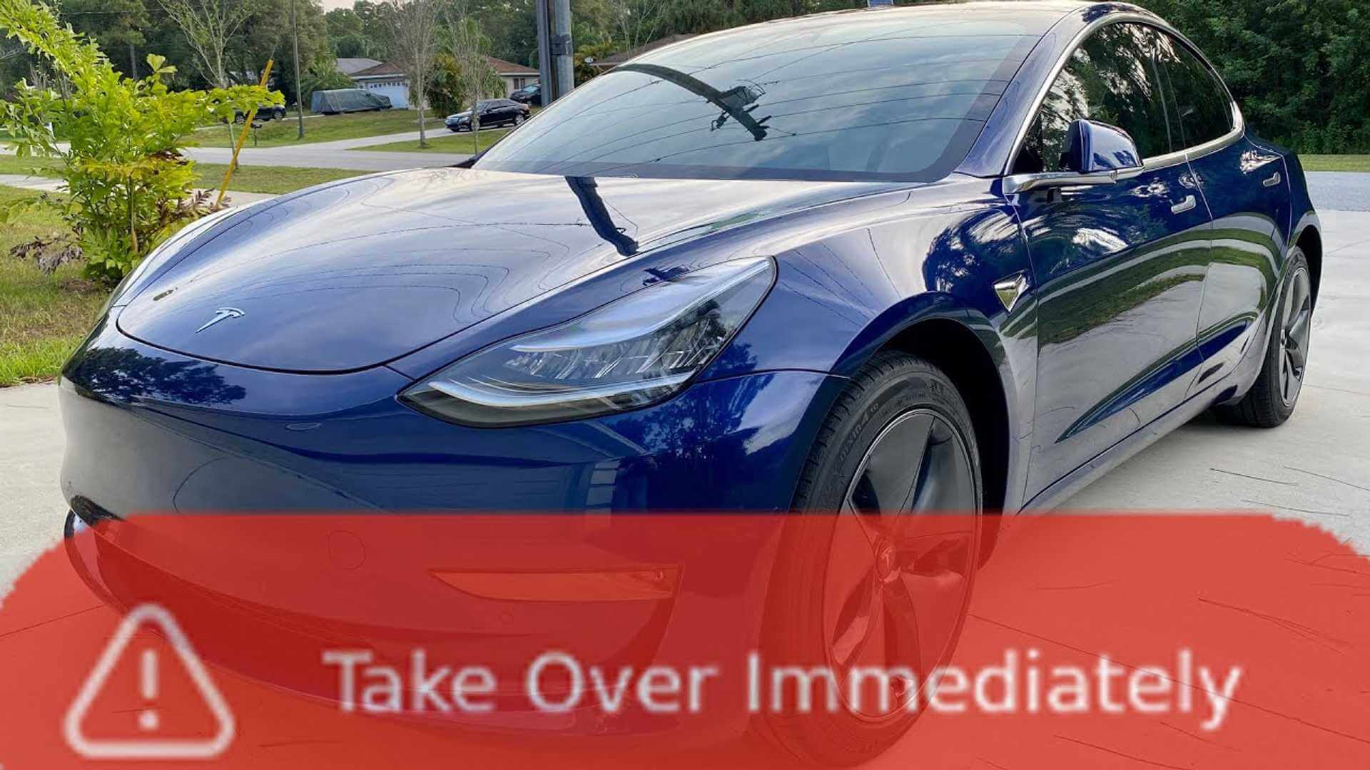 Не делайте этого во время вождения на автопилоте Tesla