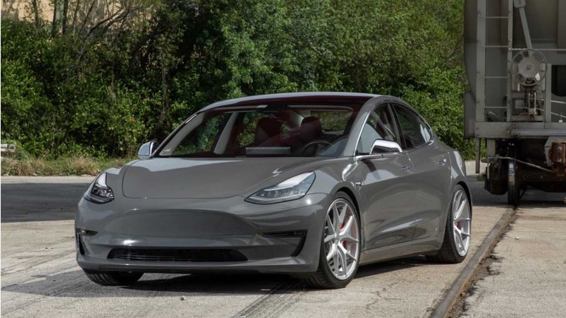 Проверьте это ‘Nardo Grey’ Tesla Model 3