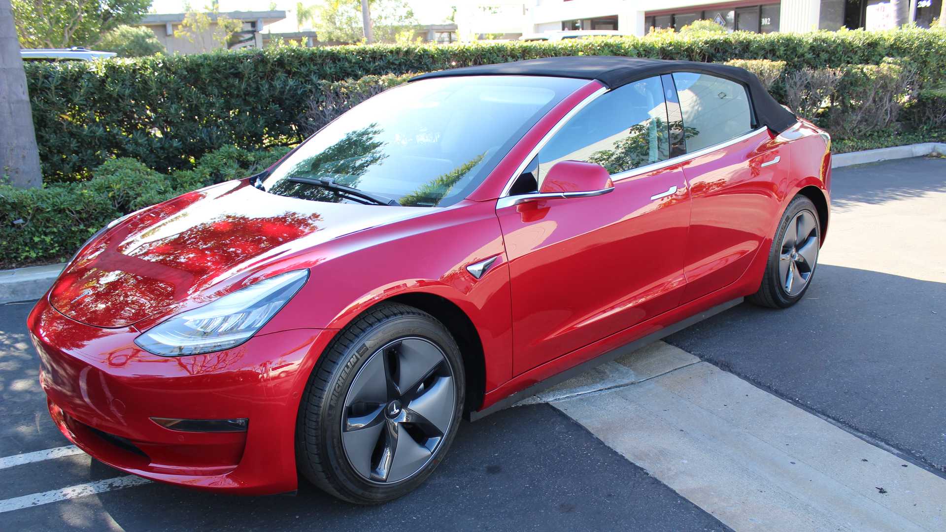Вот кабриолет Tesla Model 3 за 30 000 долларов, плюс цена автомобиля