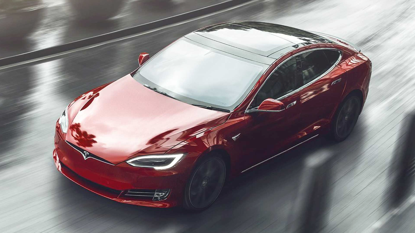 Эдмундс: Тесла Модель S Performance получает лучшие награды современного автомобиля Muscle