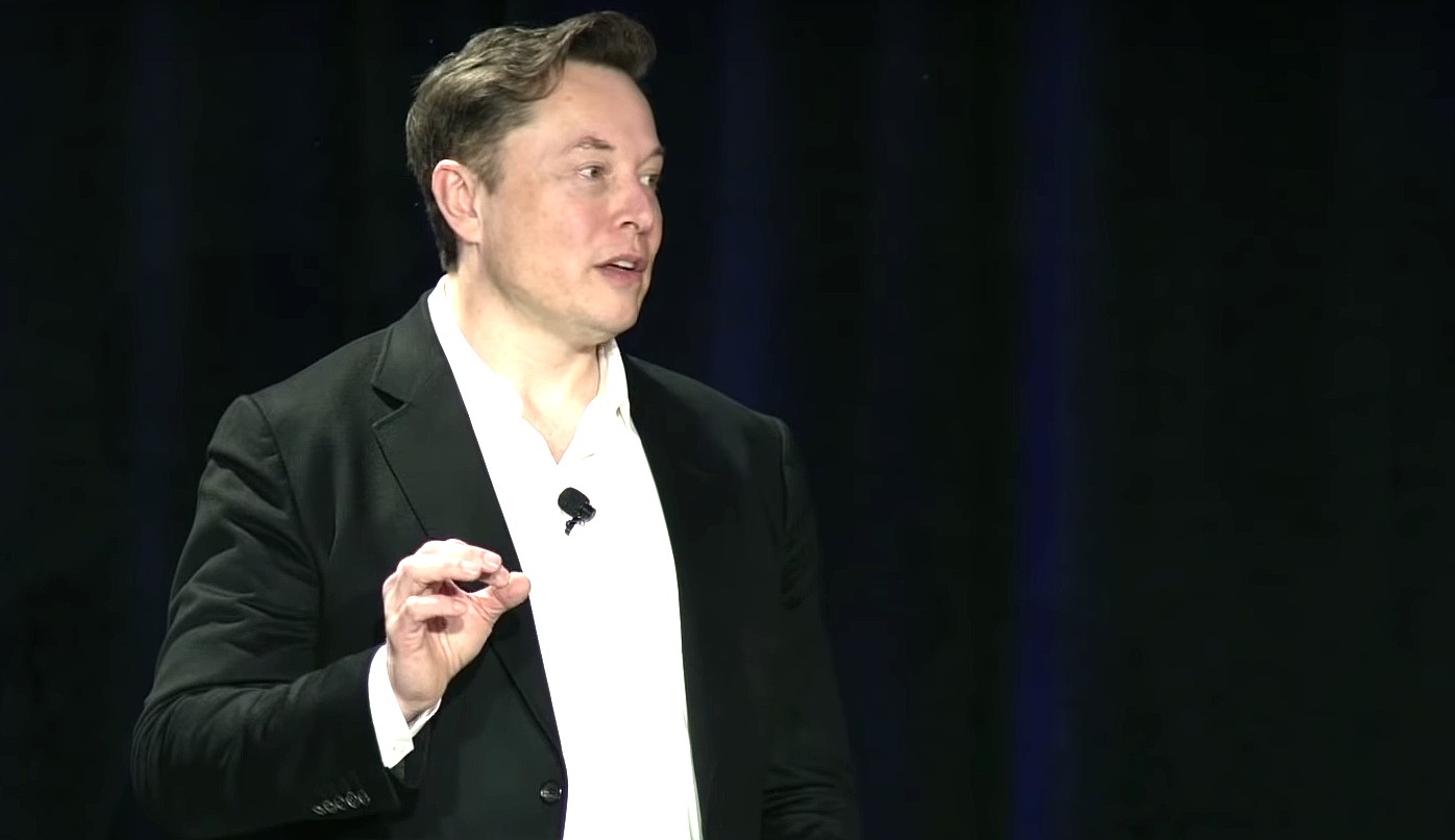 Elon Musk от Tesla выпускает обновление батареи, советы по работе в сети и в прямом эфире