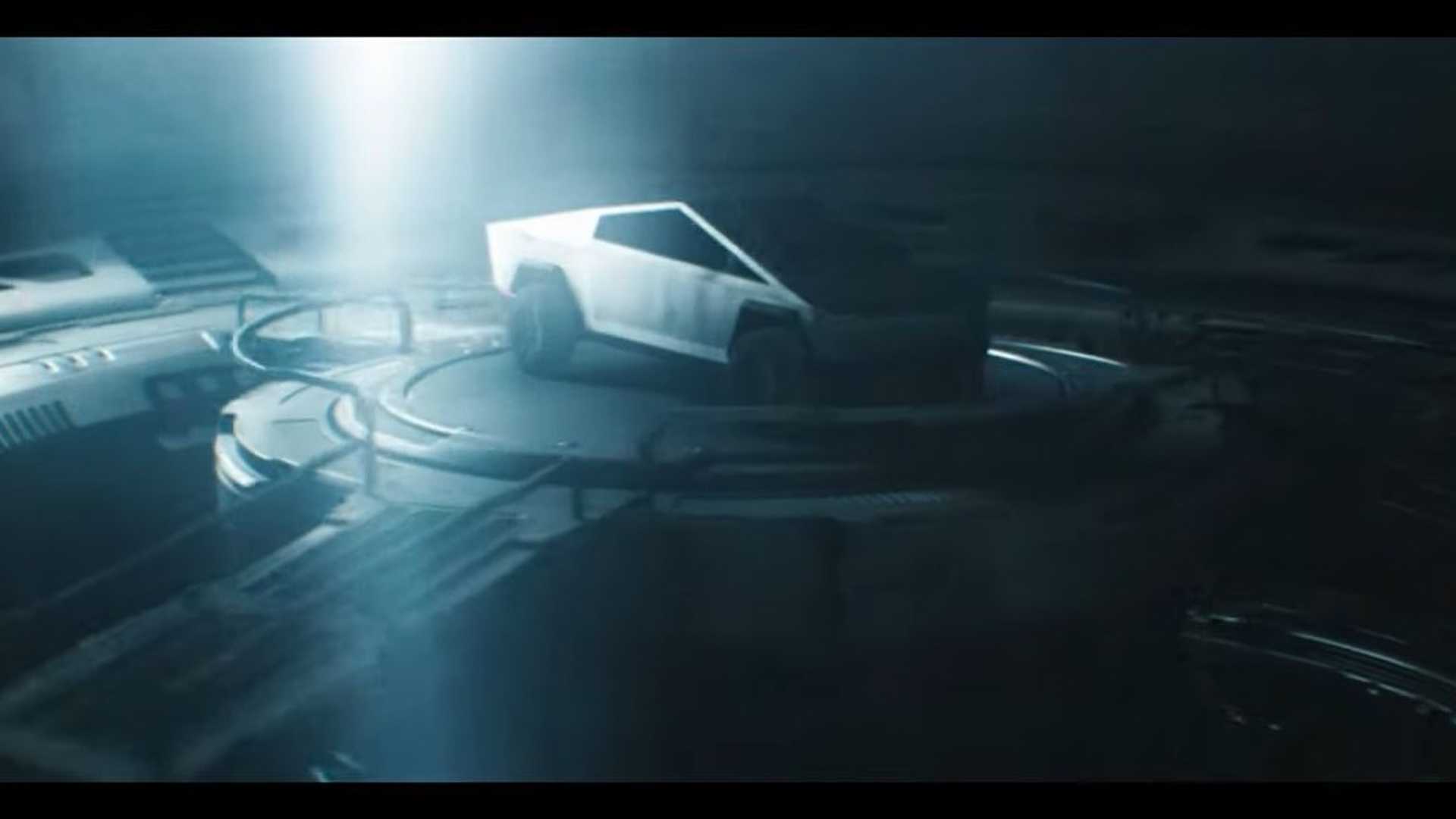 Эпическая реклама Tesla Cybertruck под названием «Она пришла из-за пределов»