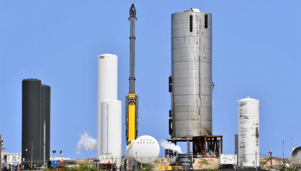 SpaceX запускает часы двигателя звездолета Raptor Огромный нормативный рубеж