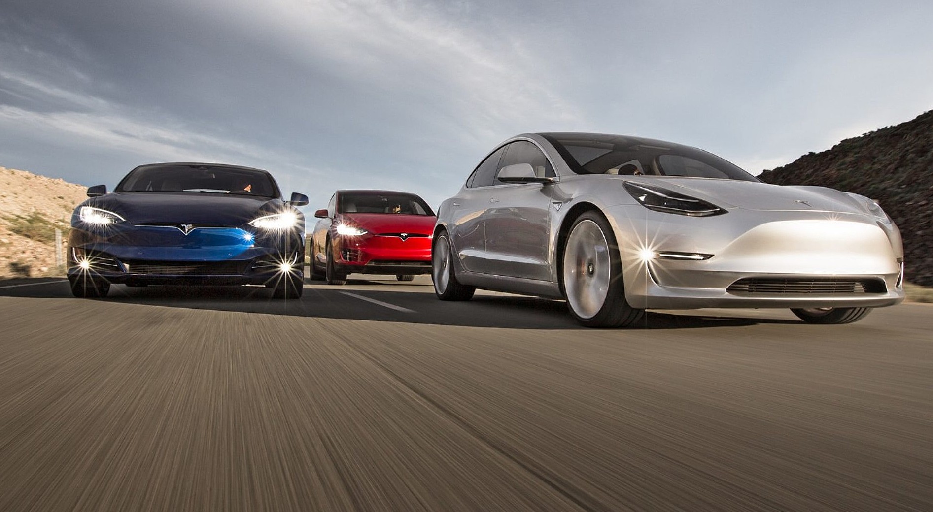 Tesla и другие электромобили становятся все более привлекательными для покупателей, несмотря на пандемию