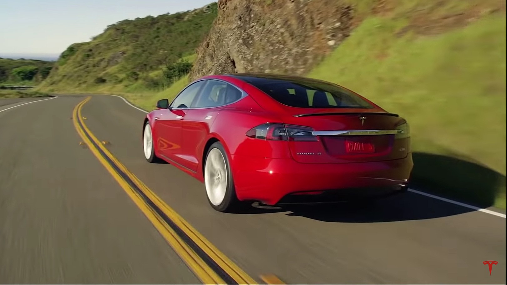 Tesla Model S, 3, X в списке «10 лучших автомобилей американского производства» в списке Cars.com
