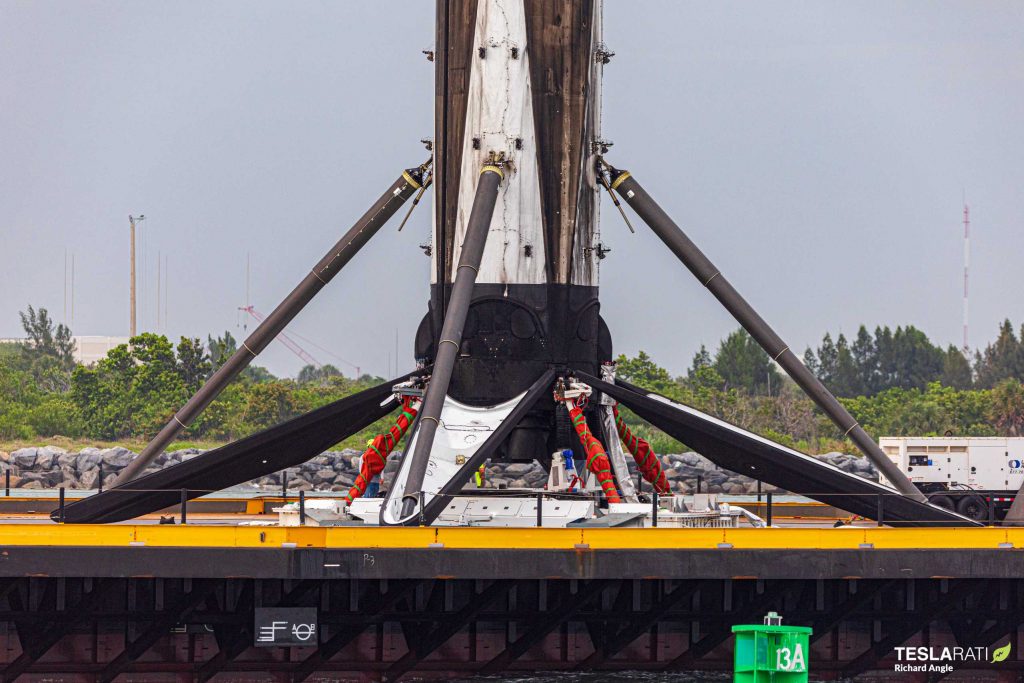 SpaceX на пути к первому месяцу с четырьмя запусками