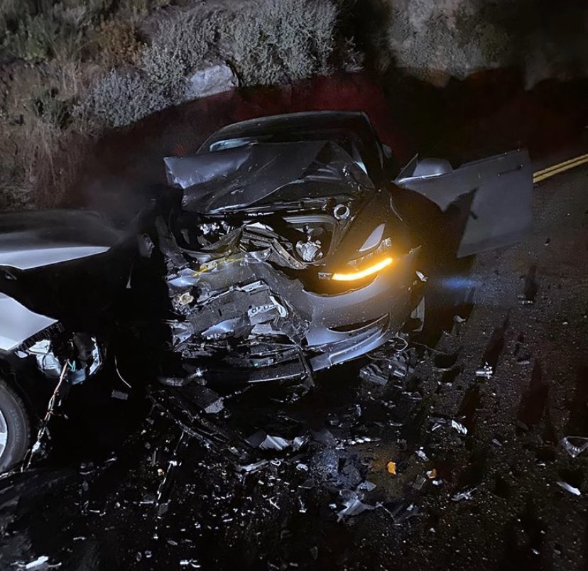 Tesla Model 3 защищает музыканта Стива Лейси во время лобового столкновения с пьяным водителем