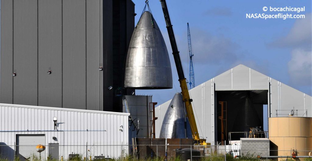 SpaceX впервые за несколько месяцев собирает носовую часть Starship