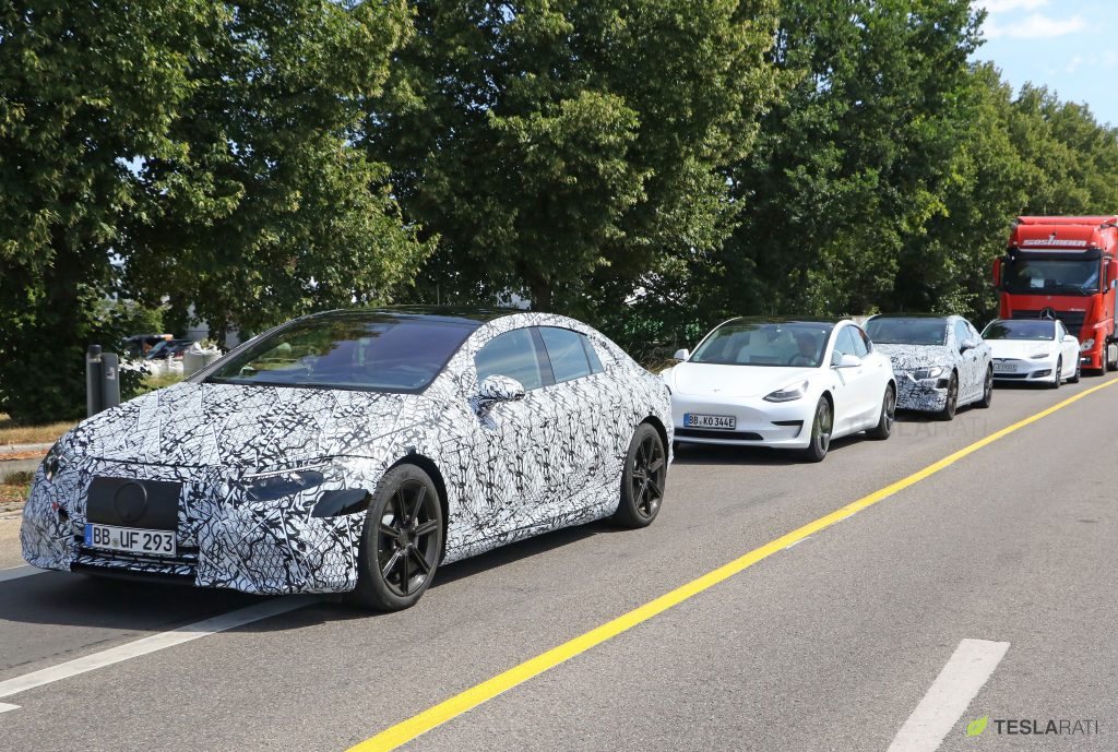Mercedes EQS EV шпионил сравнительный тест с Tesla Model S и Model 3