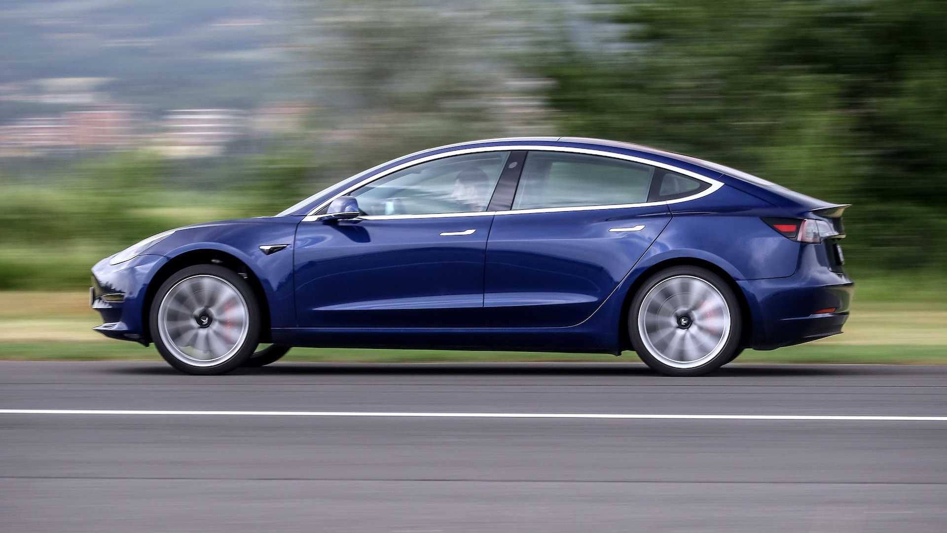Награда «Выбор читателей» журнала «Tesla Wins» вручается за подключенные автомобили
