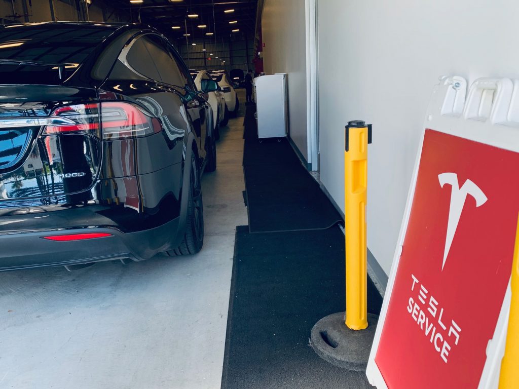 Tesla и другие производители электромобилей продолжают жить после того, как закон о запрете продаж в Мичигане испарится