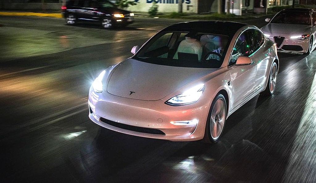 Tesla Model 3 Preissenkungen machen Neuwagen billiger als einige gebrauchte Model 3s.