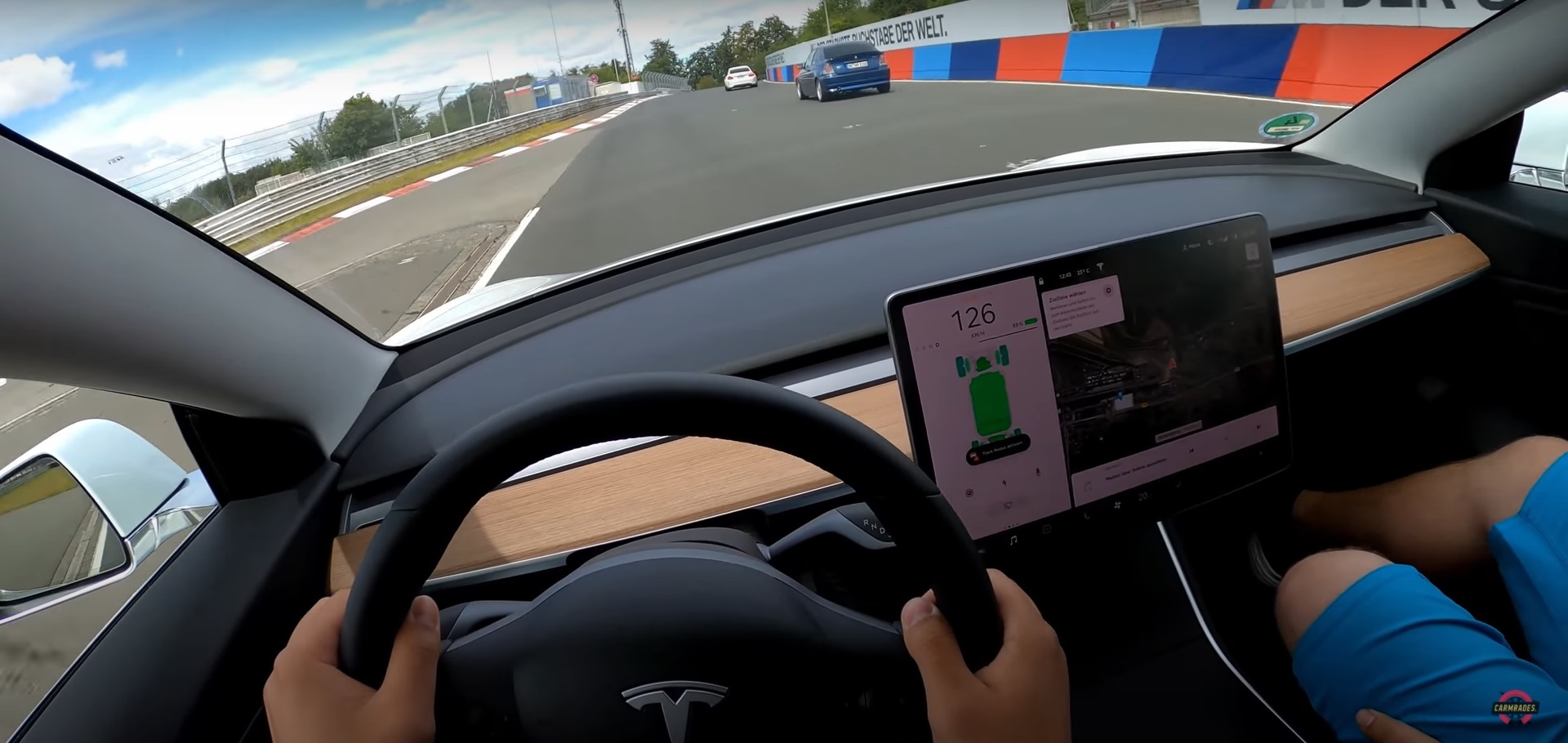 Tesla Model 3, оснащенная Track Mode, покоряет Нюрбургринг с профессионалом за рулем