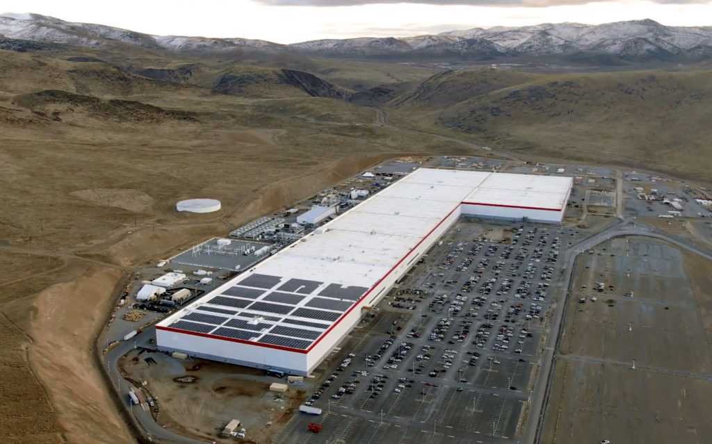 Panasonic инвестирует 100 миллионов долларов в увеличение производства Tesla Gigafactory