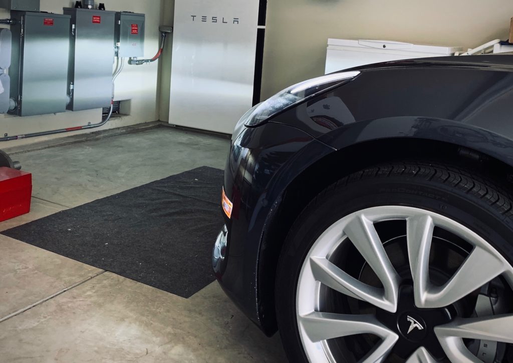 Tesla расширяет возможности Powerwall Coordination в новом обновлении на фоне сбоев центра сертификации