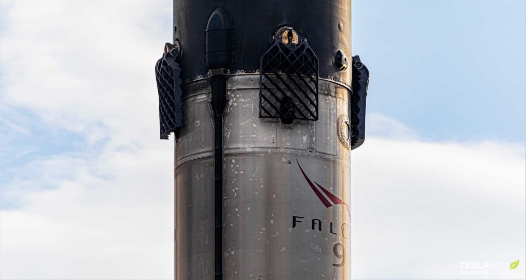 Самый молодой ускоритель SpaceX Falcon 9 возвращается в порт после второго запуска
