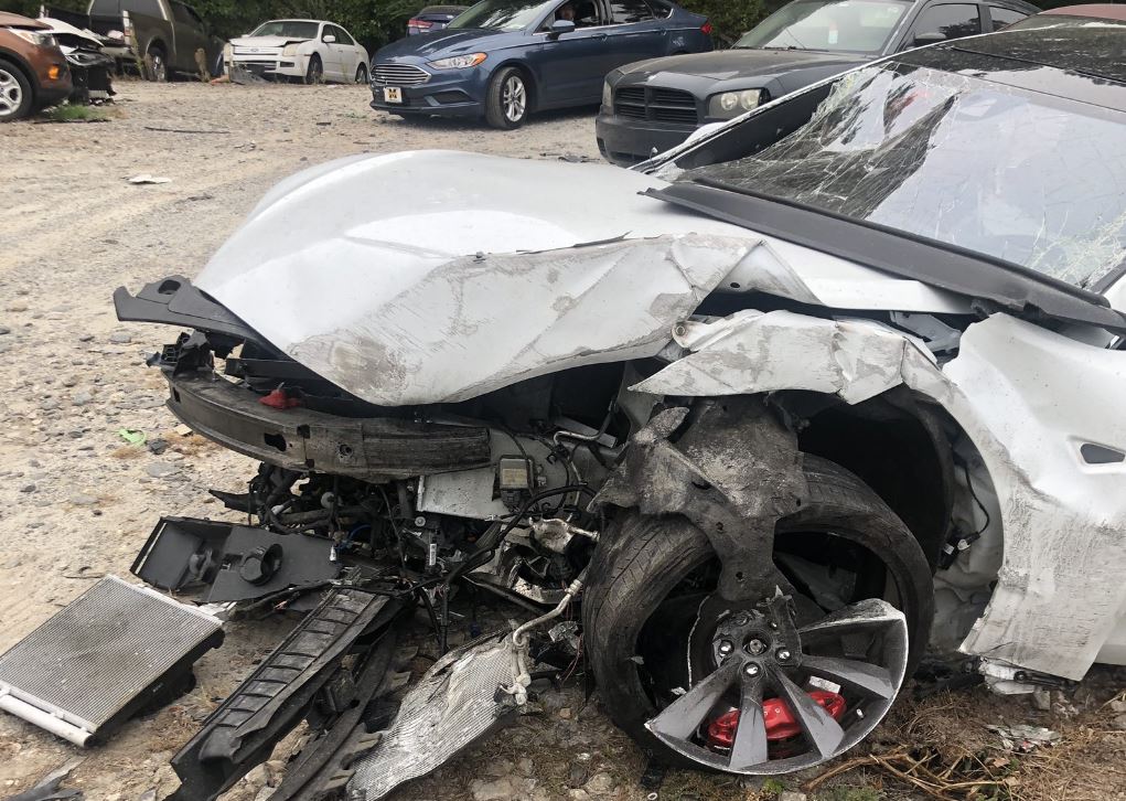 Tesla Model S спасла жизнь больного раком владельца после аварии, вызвавшей аварию