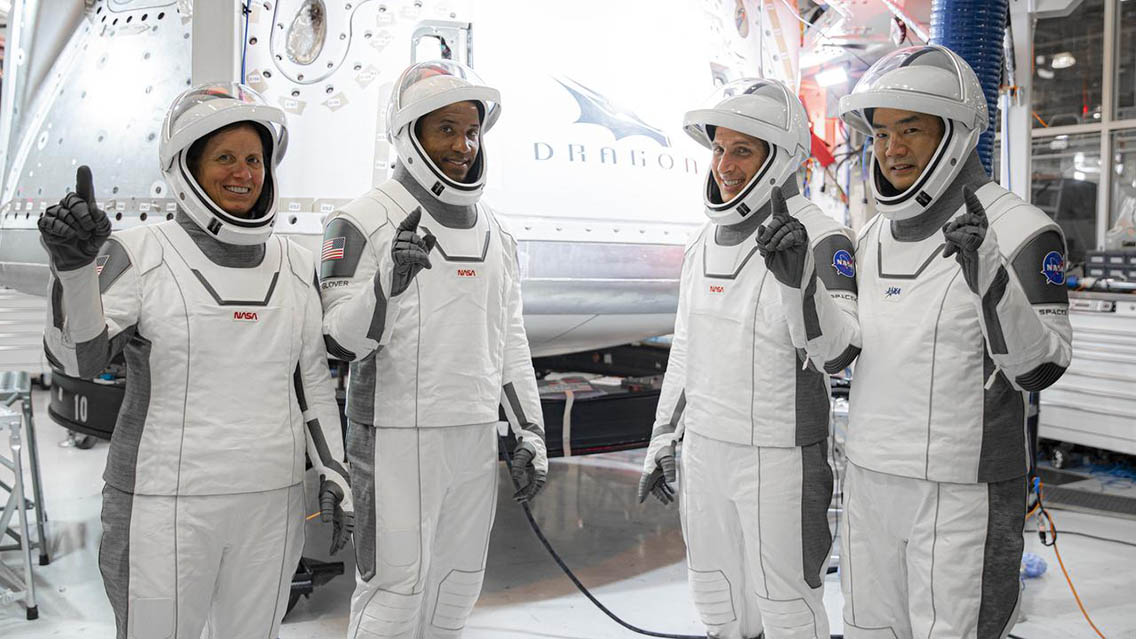 Капсулу SpaceX Crew Dragon окрестили перед операционным дебютом космонавта