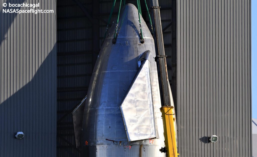 SpaceX Starship собирается установить носовой наконечник после исторического статического пожара