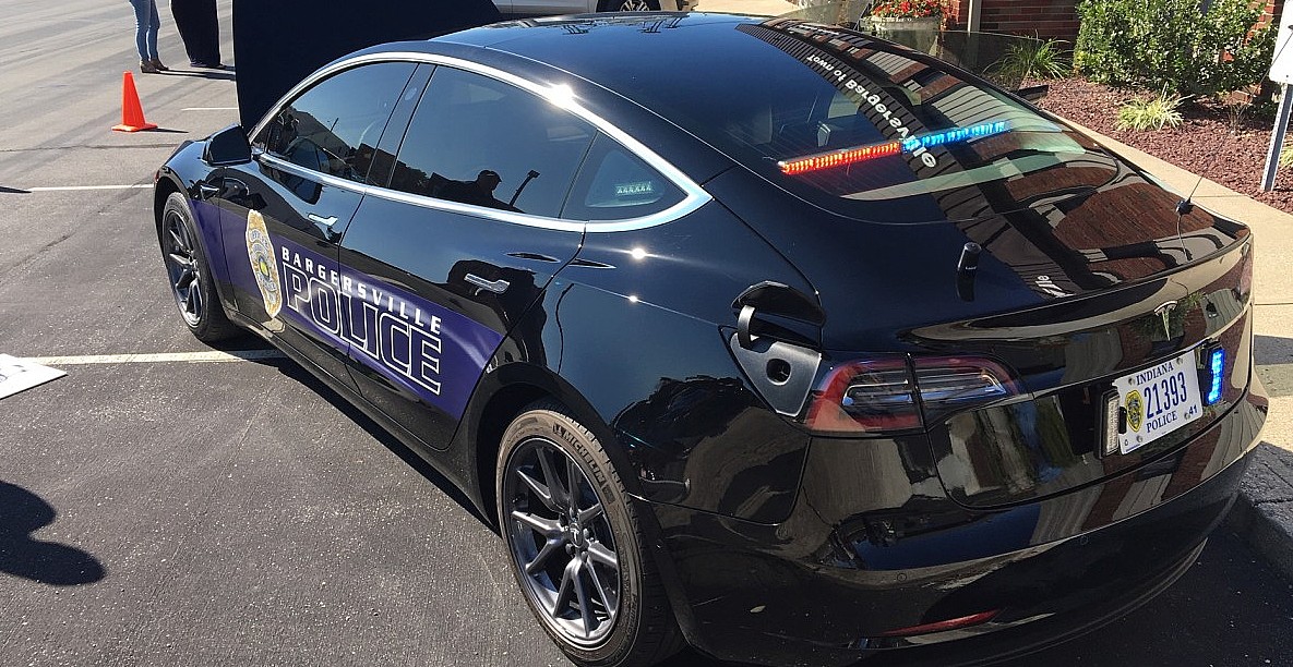 Департамент полиции выявил экономию топлива и технического обслуживания Tesla Model 3