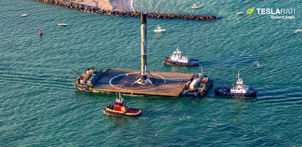Второй дрон-спасатель SpaceX покинул порт во время запуска Starlink