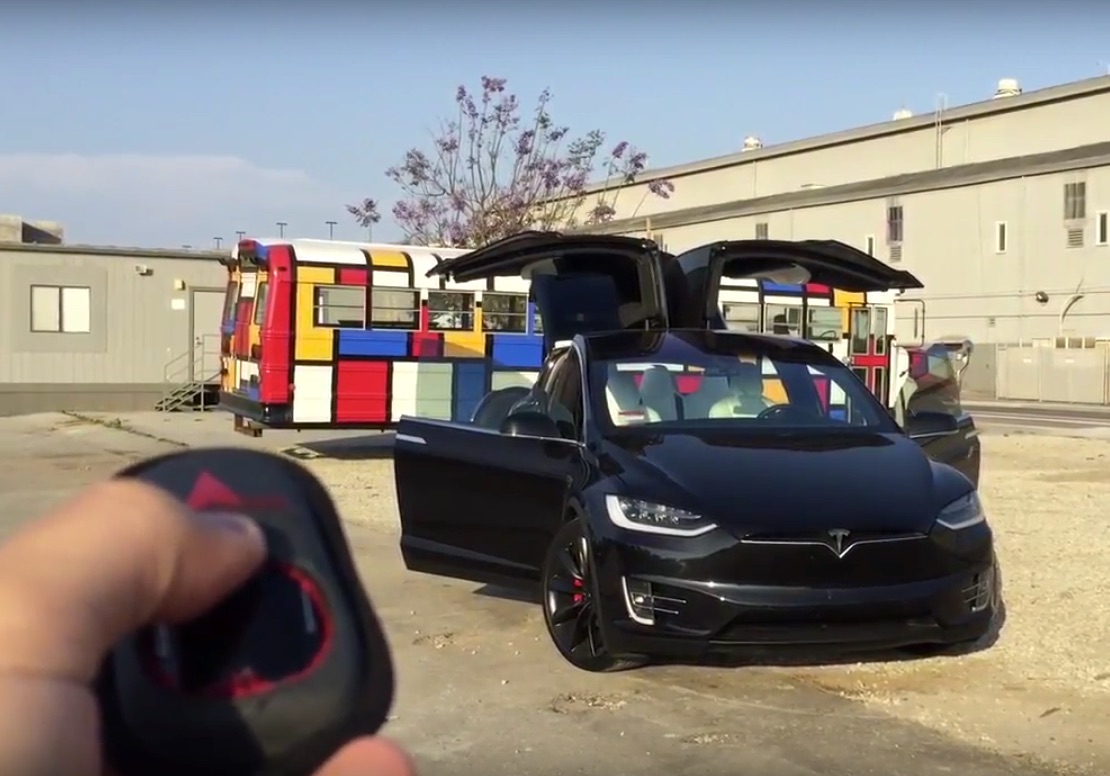 Хакеры Tesla обнаруживают лазейки и проникают в Model X с помощью ключей для копирования