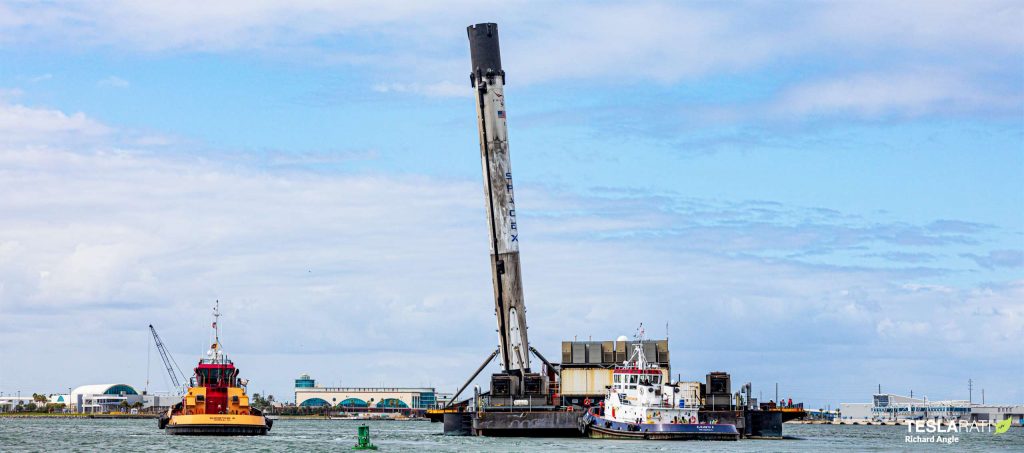 Самый важный ракетный ускоритель SpaceX Falcon 9 снова вернулся в строй