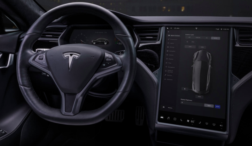 Tesla решит проблемы с сенсорным экраном с продлением гарантии