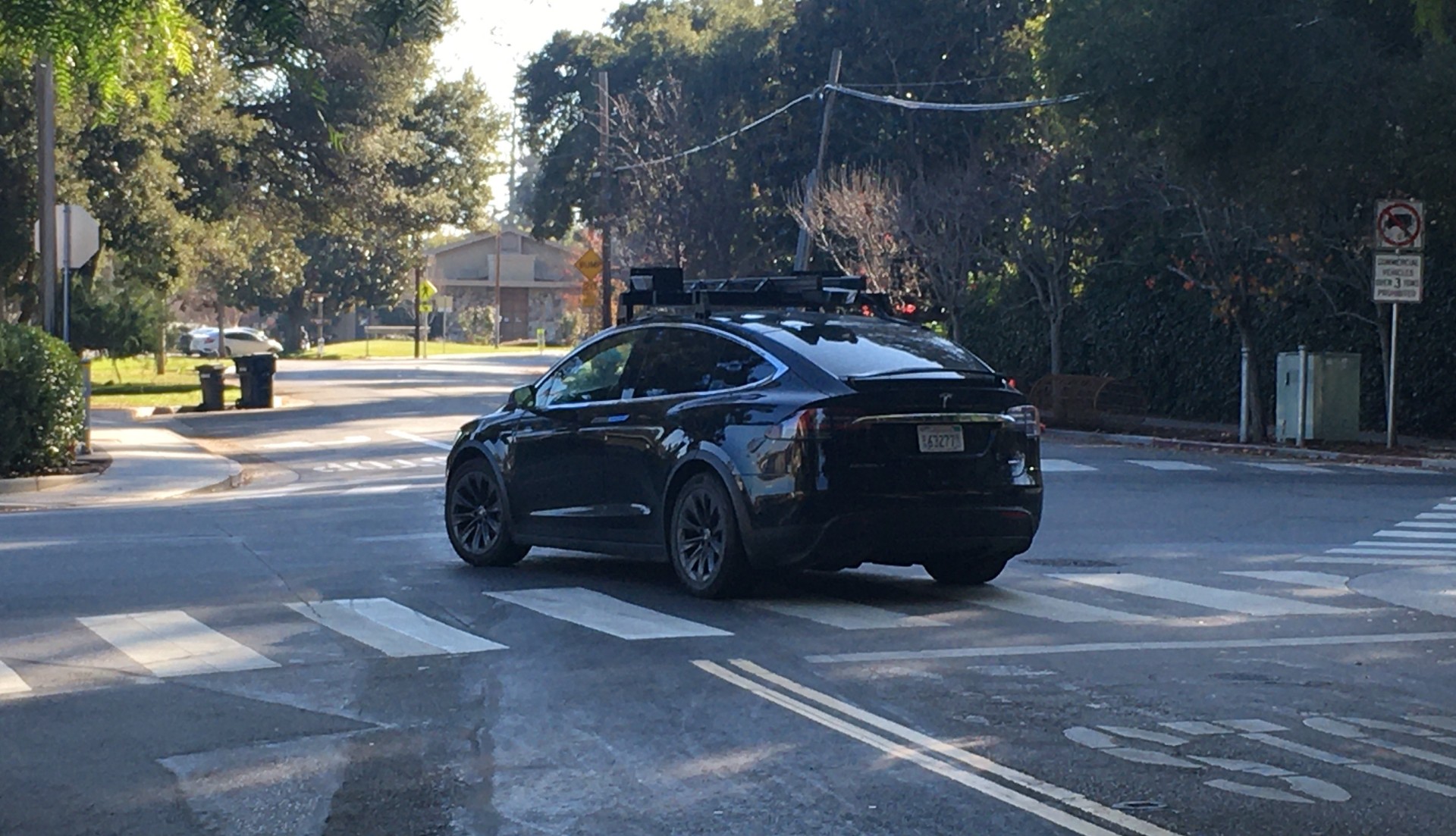 Tesla Model X заметили в дикой природе с датчиками LiDAR