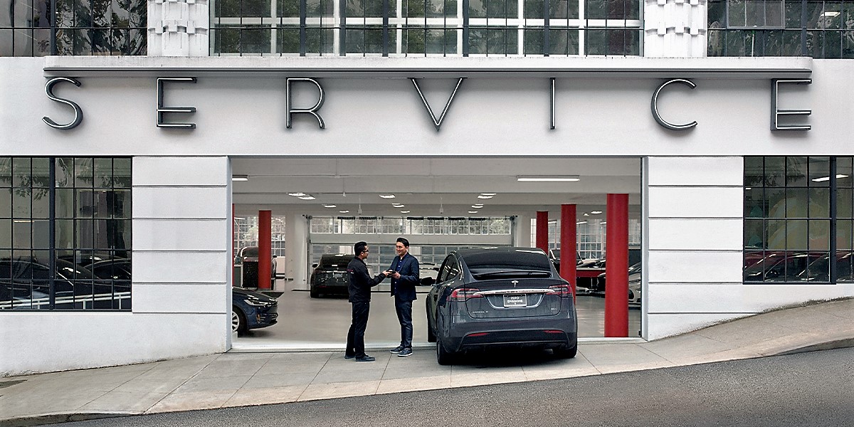 Производственные усилия Tesla привели к сокращению посещений на 1/3 сервисного обслуживания