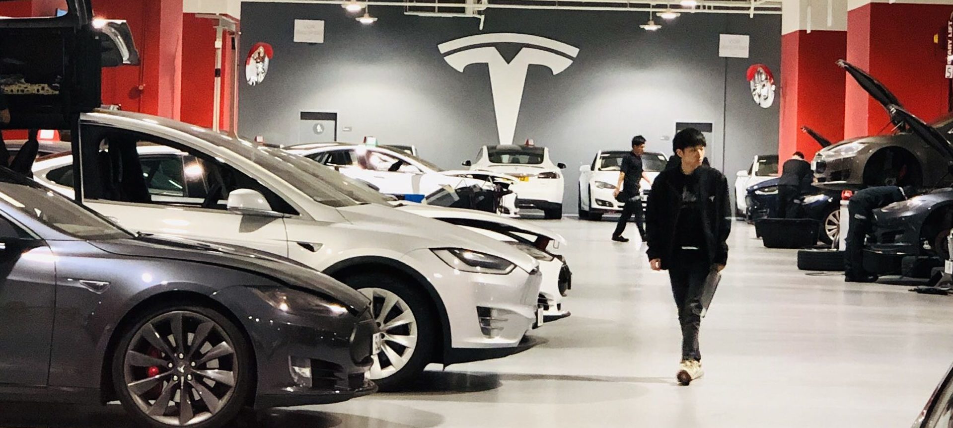 «Необычайное преимущество» Tesla влияет на целевую цену в $ 1036