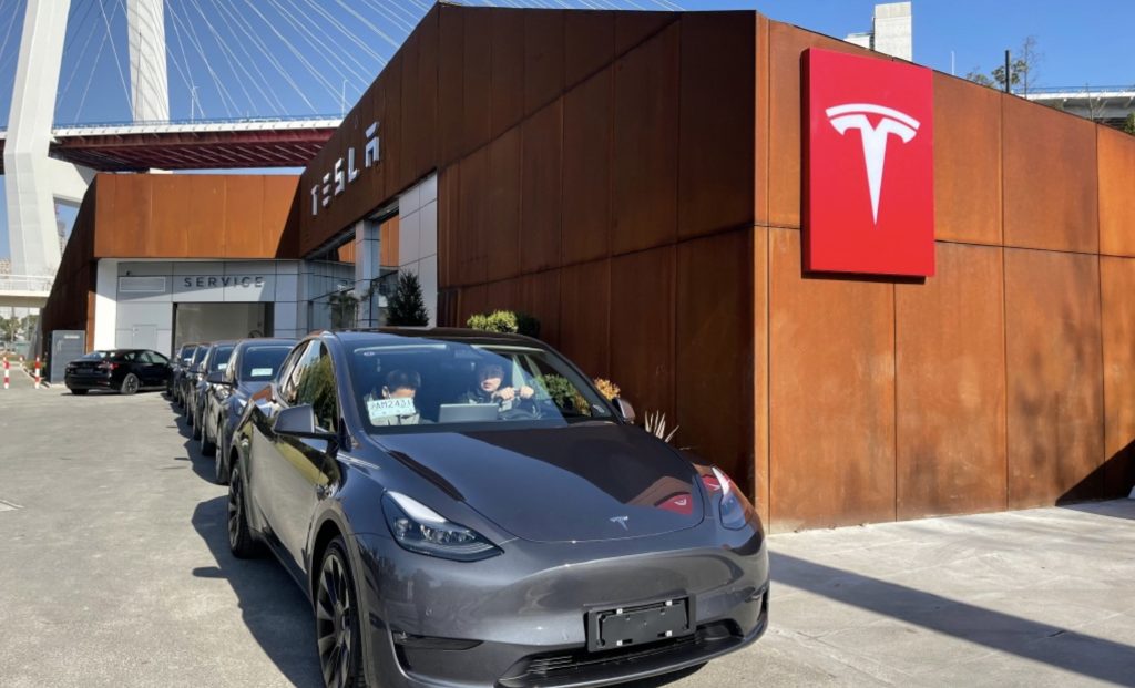 Поставки Tesla Model Y в Китай начнутся в этом месяце