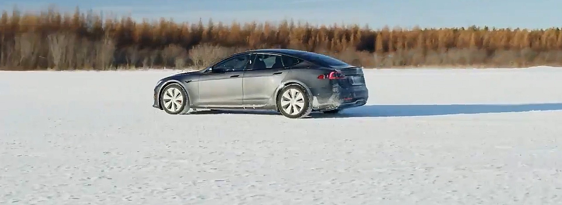 Tesla готовит Plaid Model S к созданию всепогодного автомобиля