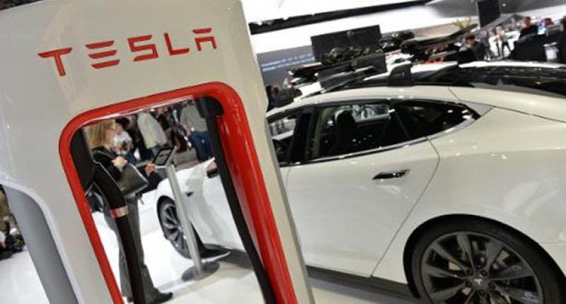 Tesla превысила отметку в 700 долларов благодаря оптимизму после сильных продаж электромобилей в Китае