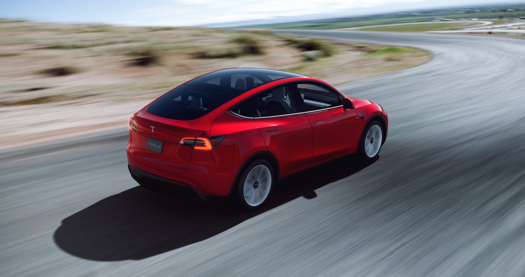 Tesla подает заявку на 400-мильную Model Y в Китае