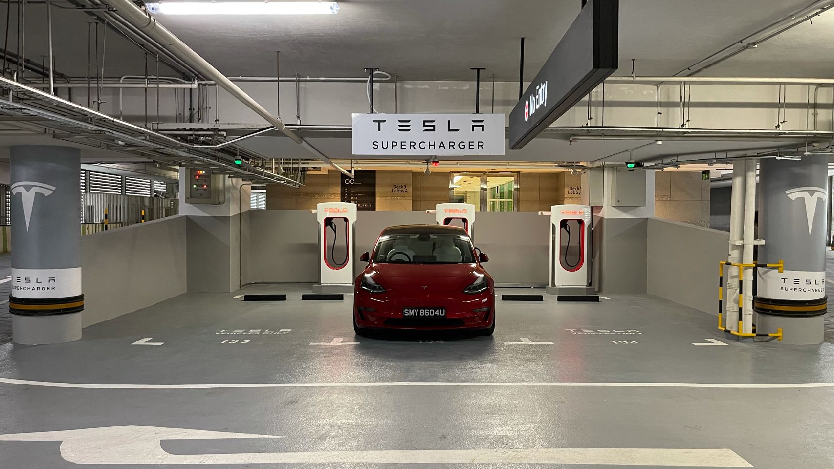 Tesla запускает первые нагнетатели V3 в Сингапуре перед начальными поставками