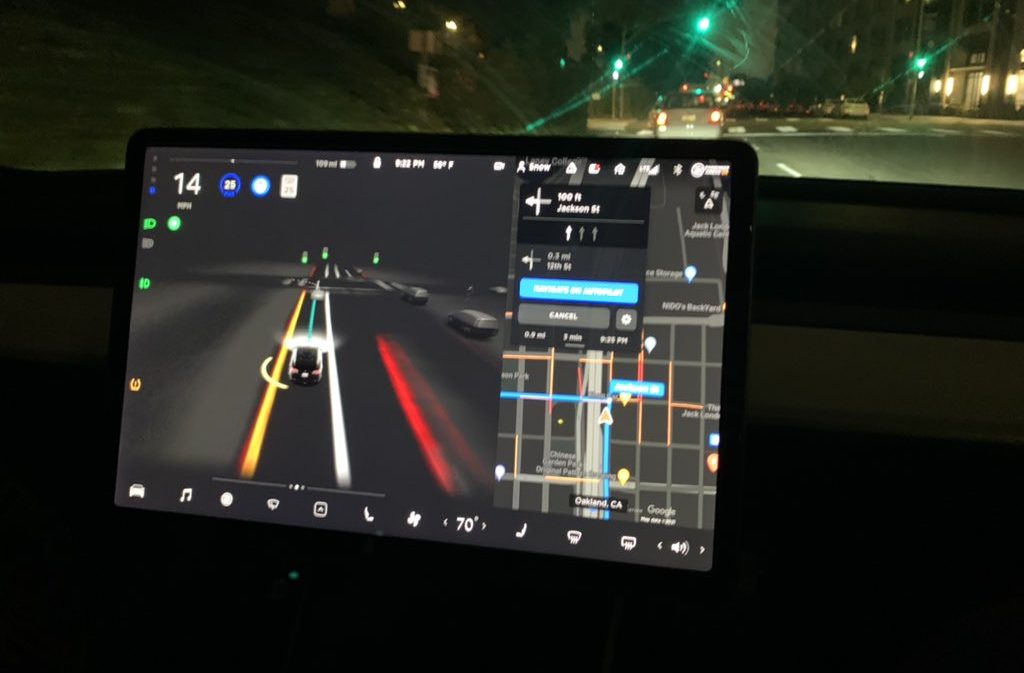 Видео компиляции Tesla FSD Beta показывает заметные улучшения за 9 месяцев