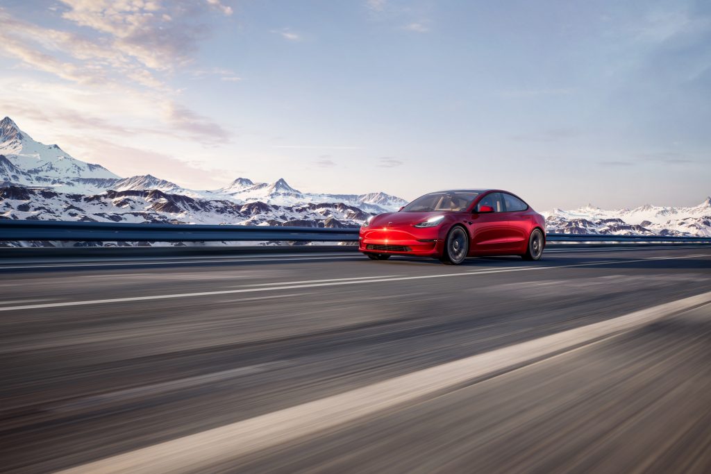 Дорожный просвет Tesla Model 3 вызывает медленный запуск в Индии