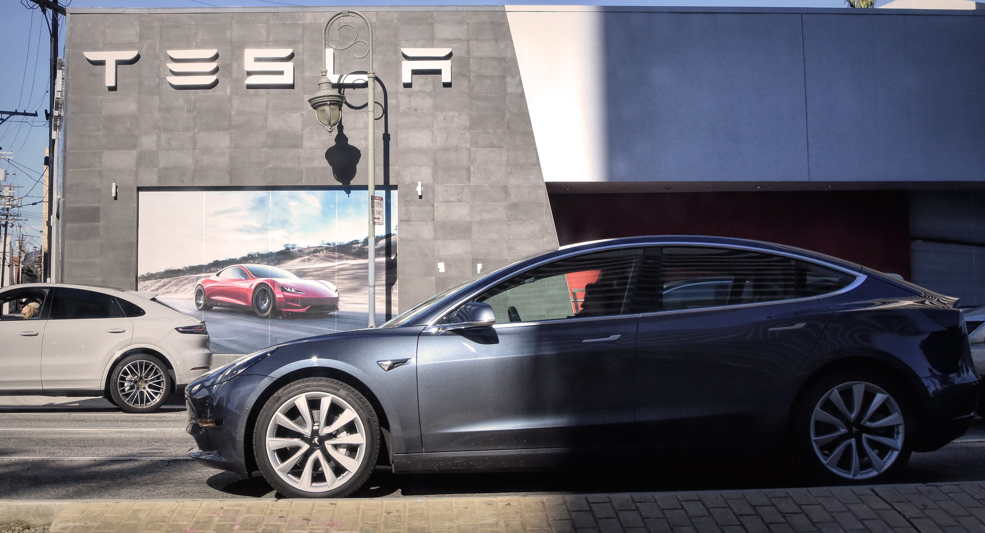 Tesla поставит более 201 тыс. Автомобилей во втором квартале 2021 года, что соответствует оценкам Уолл-стрит