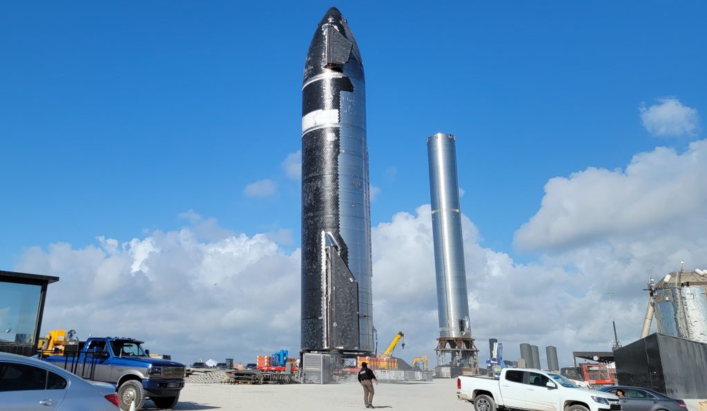 SpaceX собирается впервые установить Starship на супертяжелом ускорителе