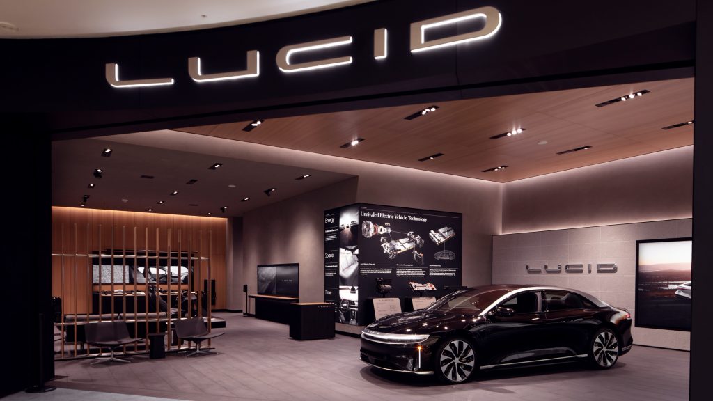 Lucid Motors, недавно получившая листинг в $ LCID, открывает первый розничный магазин на юго-западе США.