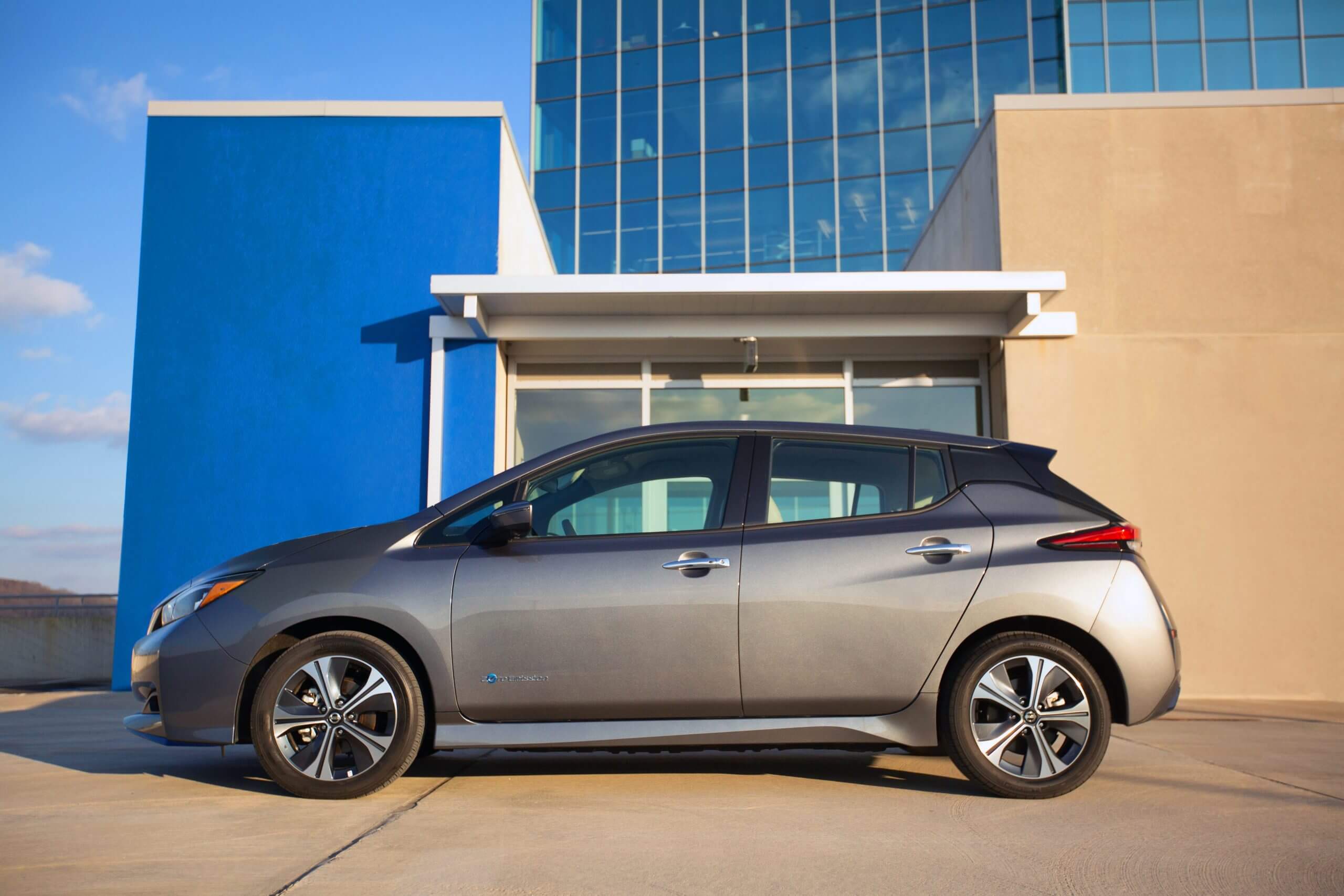 Nissan заявляет, что все новые автомобили для европейского рынка будут электрическими