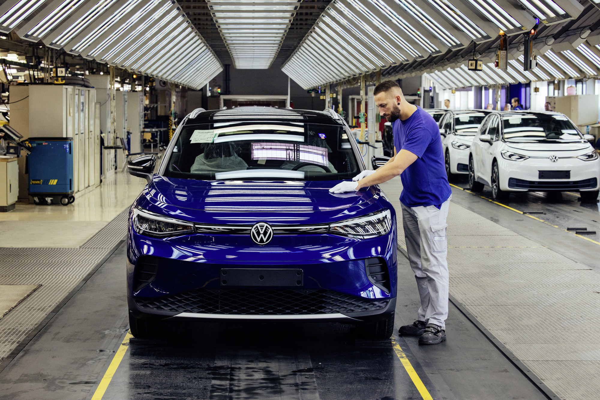 Дресс-код VW виноват в слабых продажах ID.4 в Китае, утверждает аналитик