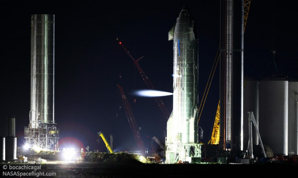 Орбитальный прототип космического корабля SpaceX сбрасывает плитки, оживает во время первых испытаний