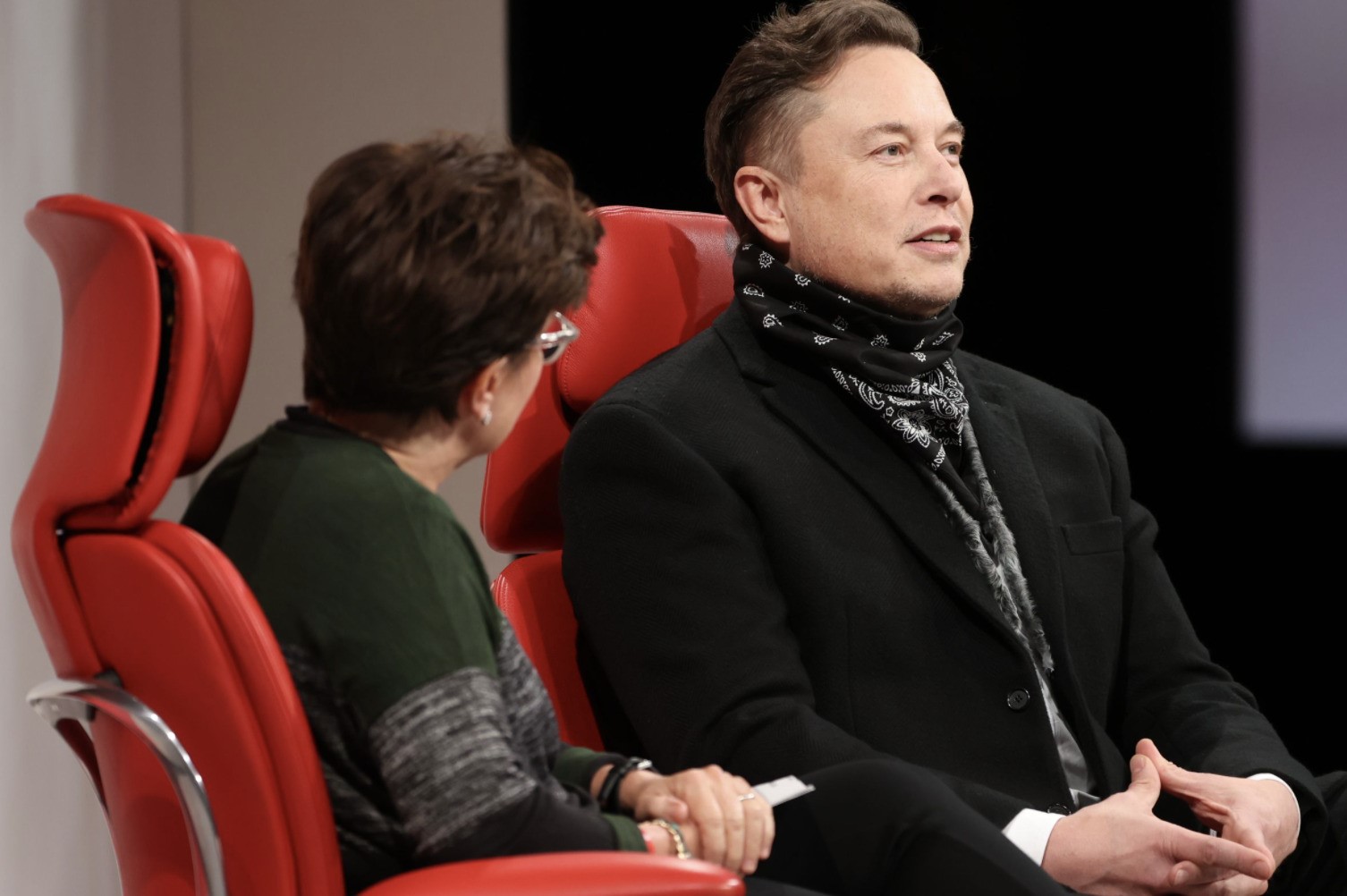 Илон Маск из Tesla критикует новости о платном доступе в недавней критике в СМИ