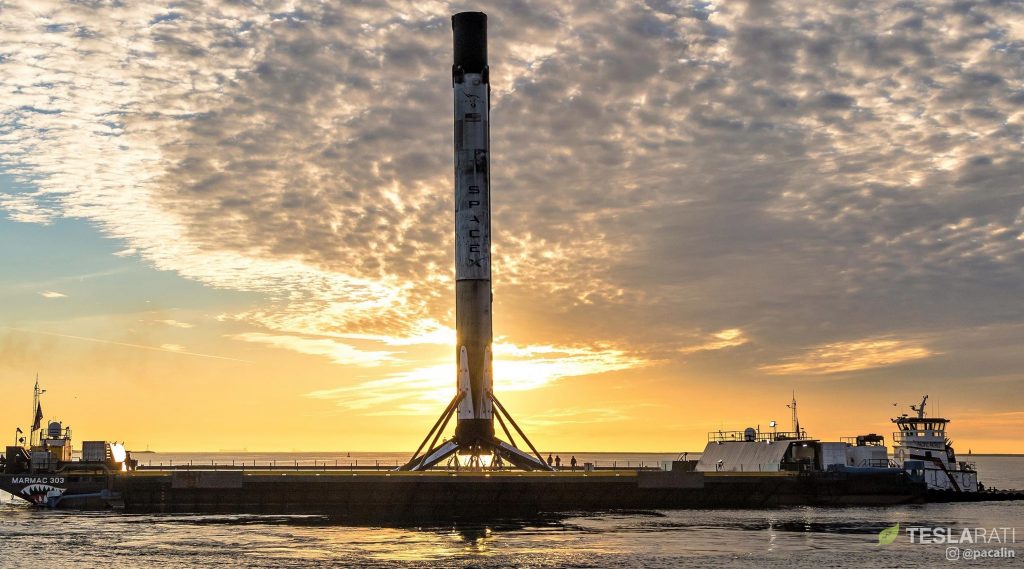 Ракета-носитель SpaceX Falcon 9 впервые за много лет возвращается в порт Калифорнии