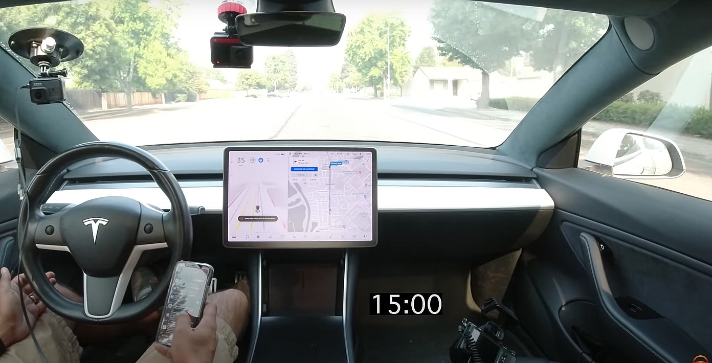 Tesla применяет строгие правила бета-тестирования FSD для невнимательных водителей