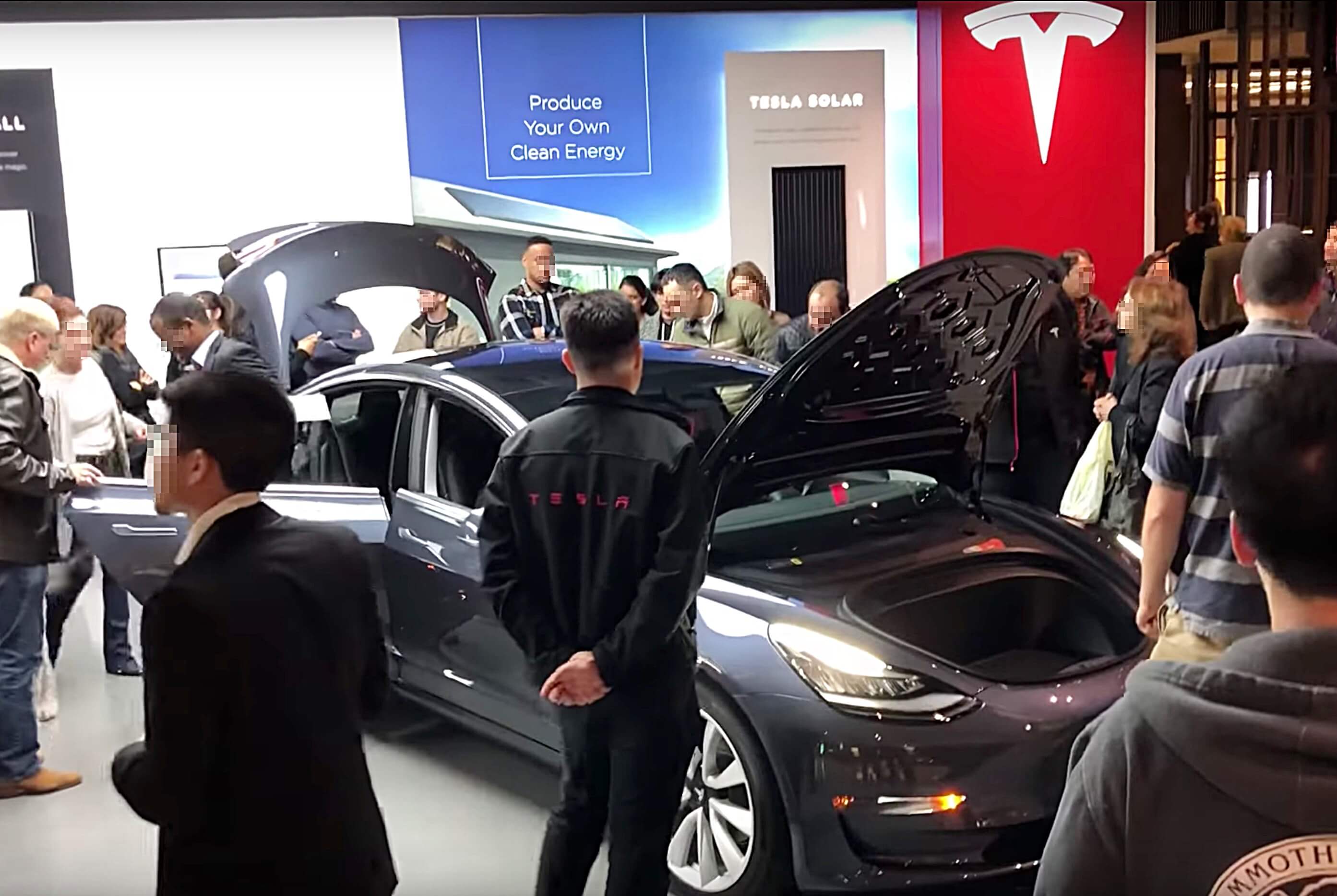 De belangstelling voor Tesla schoot omhoog op de site van Edmunds na prijsverlagingen