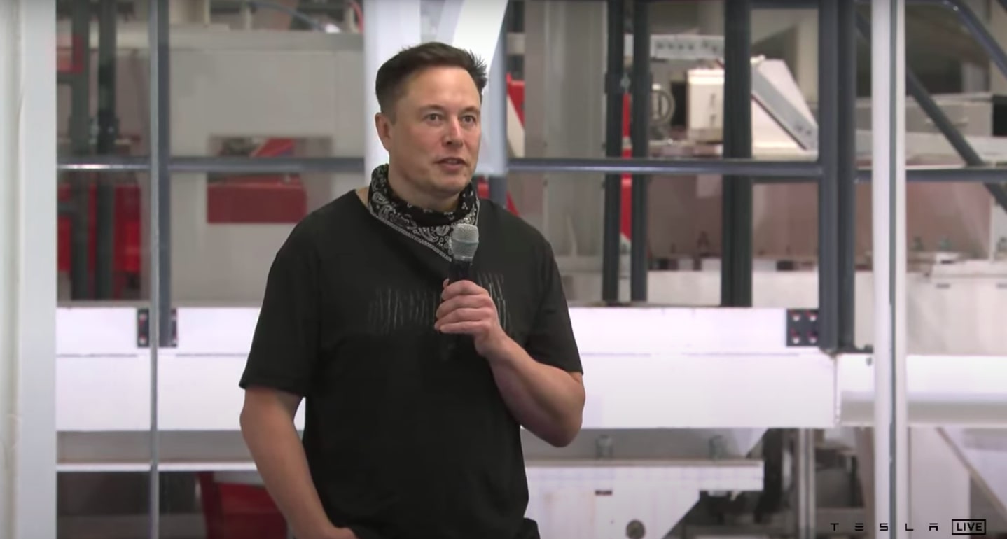 Маск говорит, что использование Tesla AI Day для набора персонала вызвало интерес у инженеров.