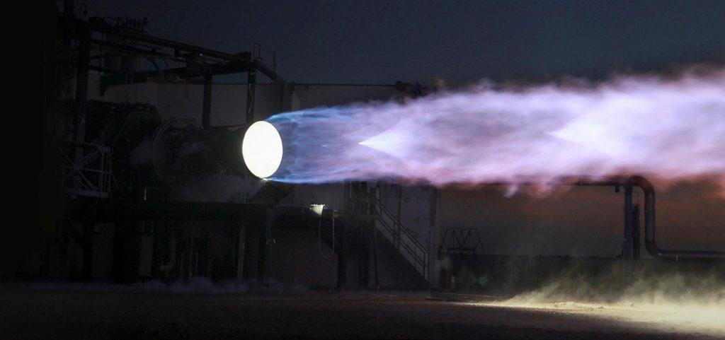 SpaceX запускает первый модернизированный двигатель Starship